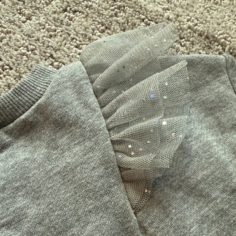 Carter's Ruffle Sweatshirt Grey Sparkle Size 2T Girls - Picture 9 of 9
